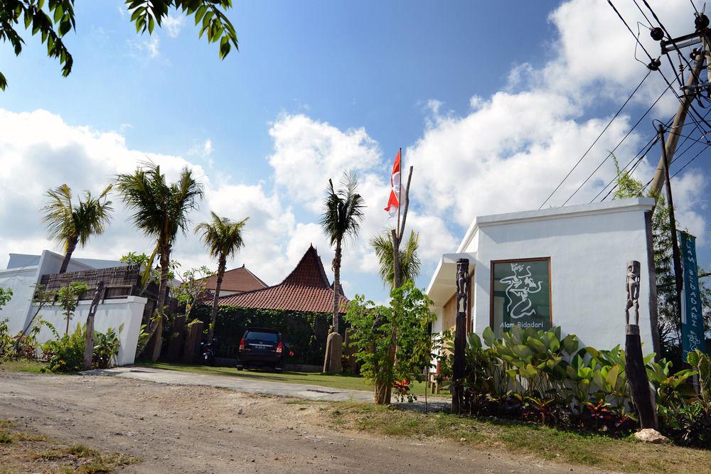 Alam Bidadari Seminyak Villa Exterior photo