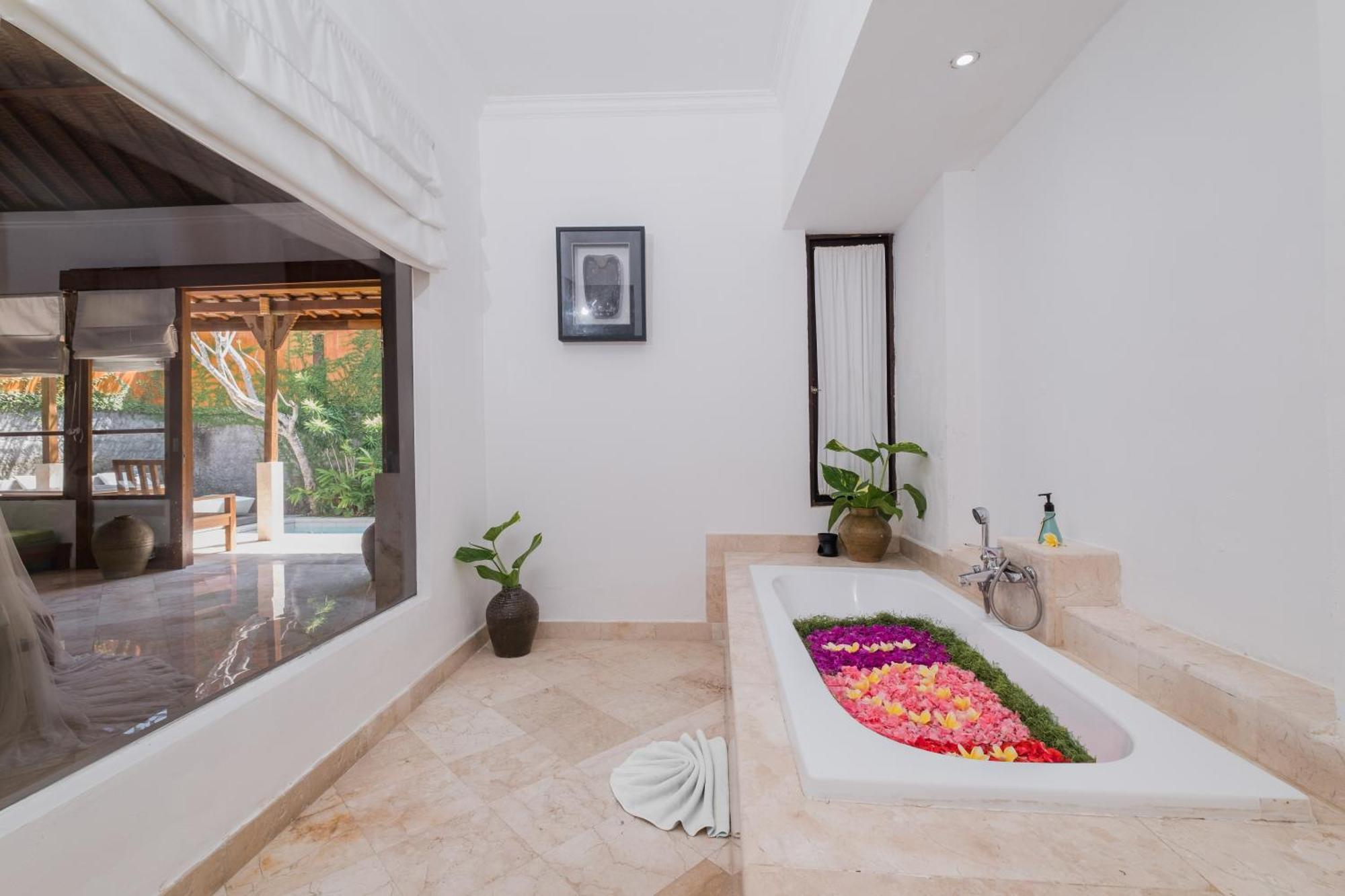Alam Bidadari Seminyak Villa Exterior photo